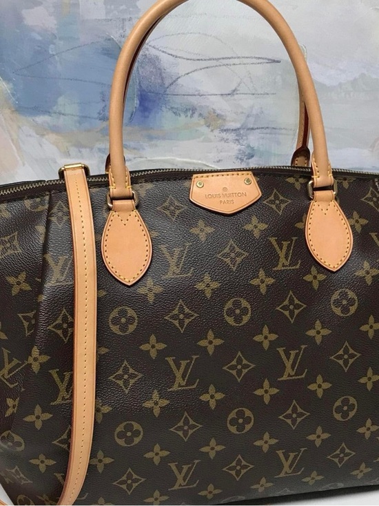 Louis Vuitton Handbags - Louis Vuitton Monogram Canvas Turenne GM bag.